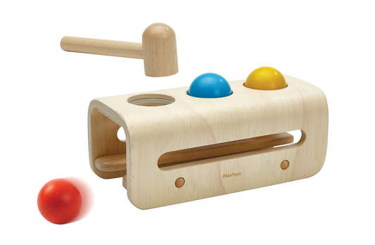 Banc à marteler en bois naturel 3 balles Banc à marteler en bois naturel 3 balles PLAN TOYS